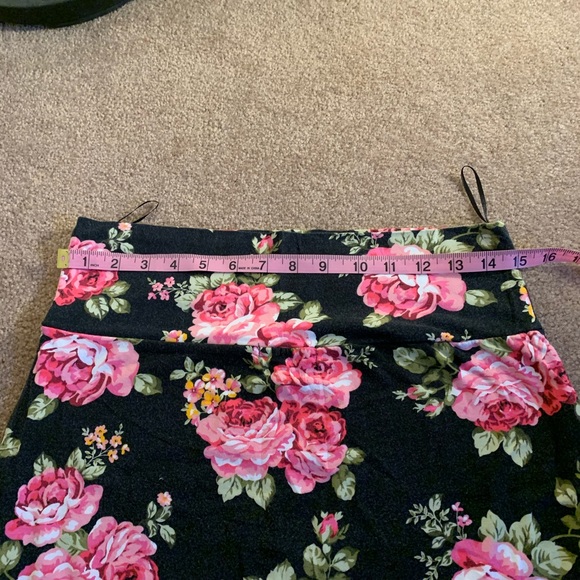 Floral mini skirt - Picture 9 of 10